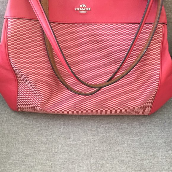 PURSES GALORE!!!! - Picture 2 of 8